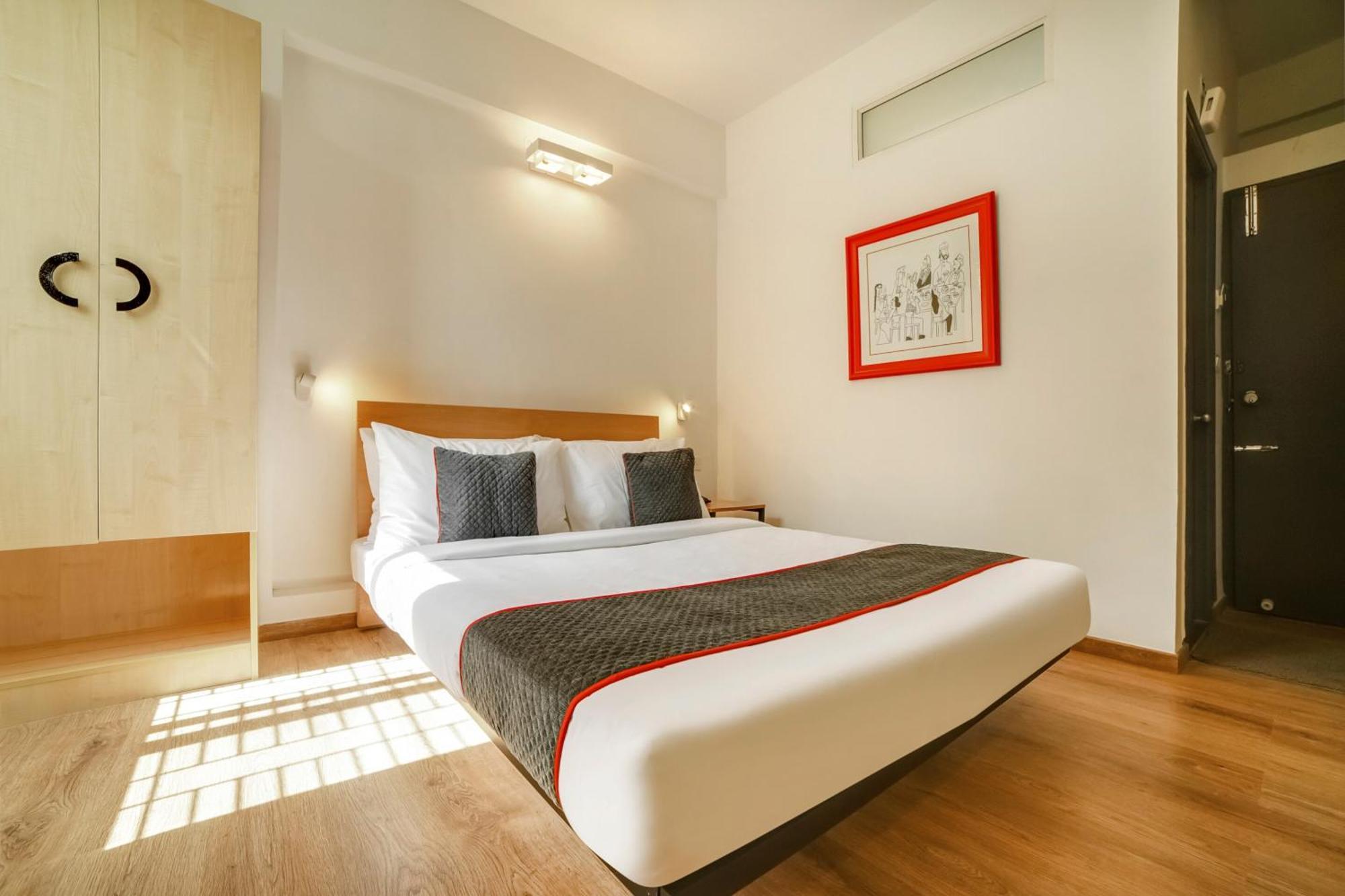 Townhouse Sarvar Hospitality Near Ascendas Park Square Mall Bangalore Buitenkant foto