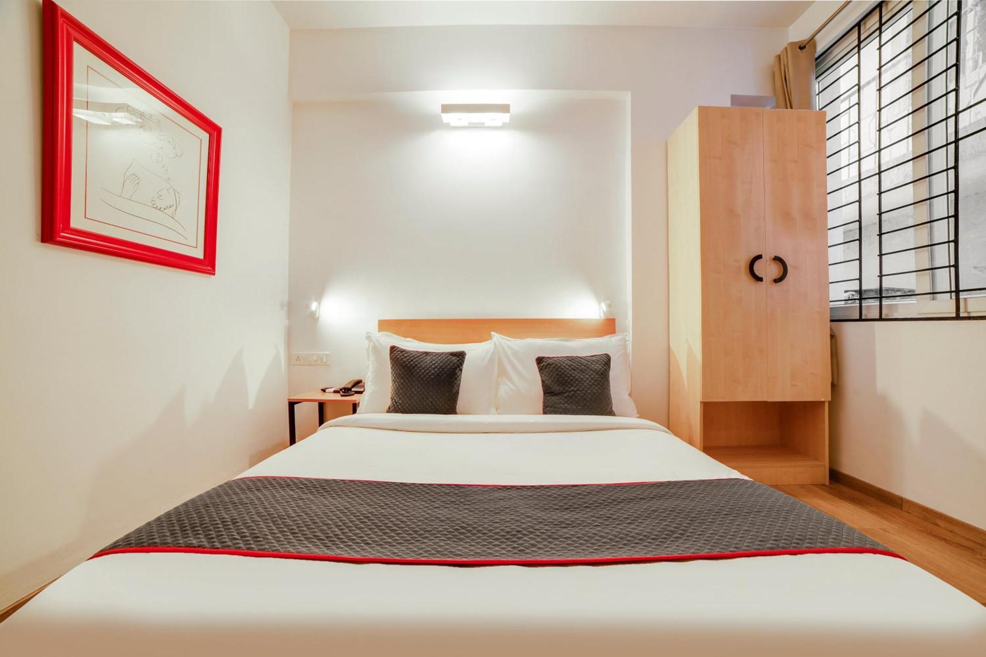 Townhouse Sarvar Hospitality Near Ascendas Park Square Mall Bangalore Buitenkant foto