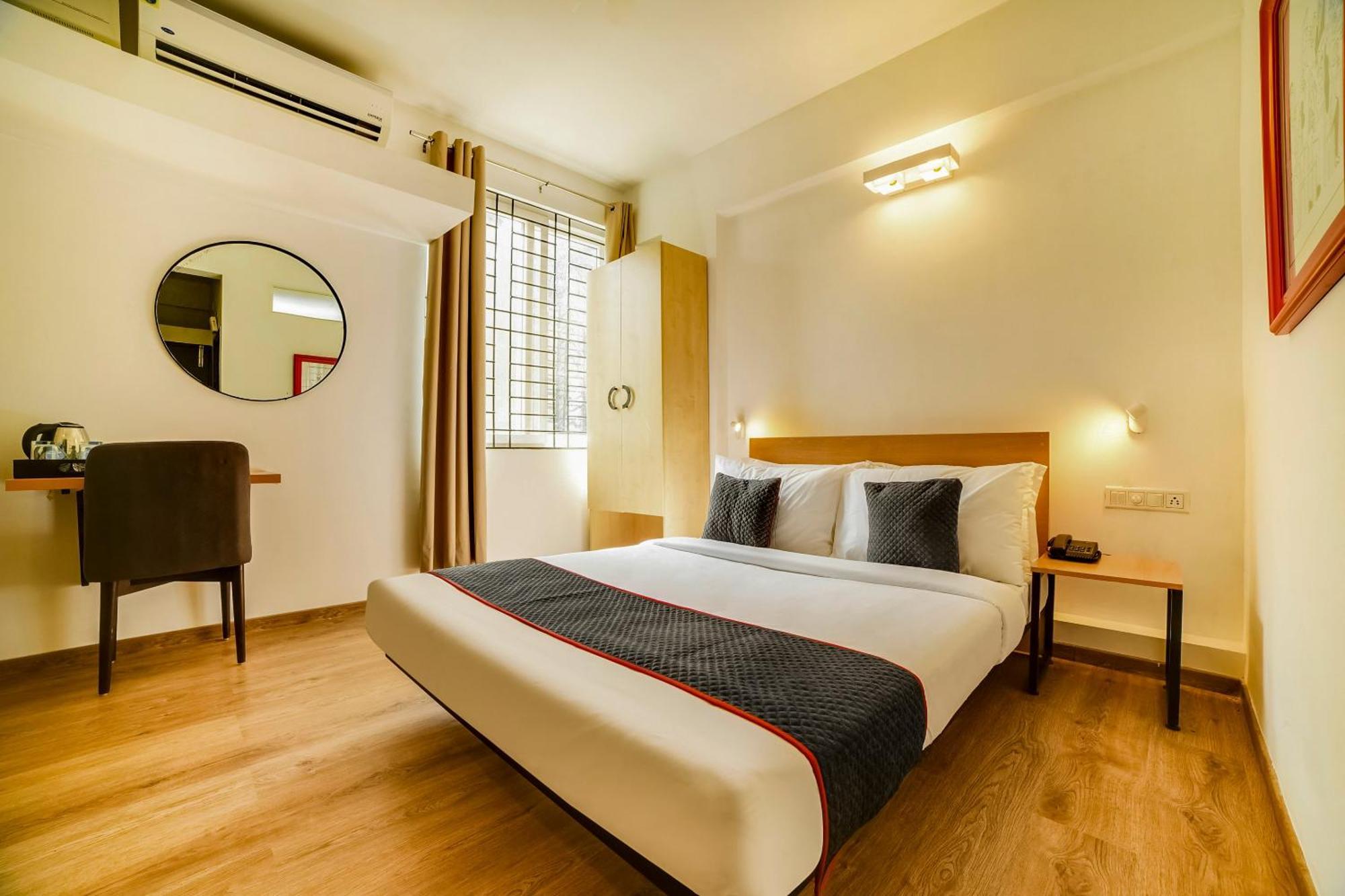 Townhouse Sarvar Hospitality Near Ascendas Park Square Mall Bangalore Buitenkant foto