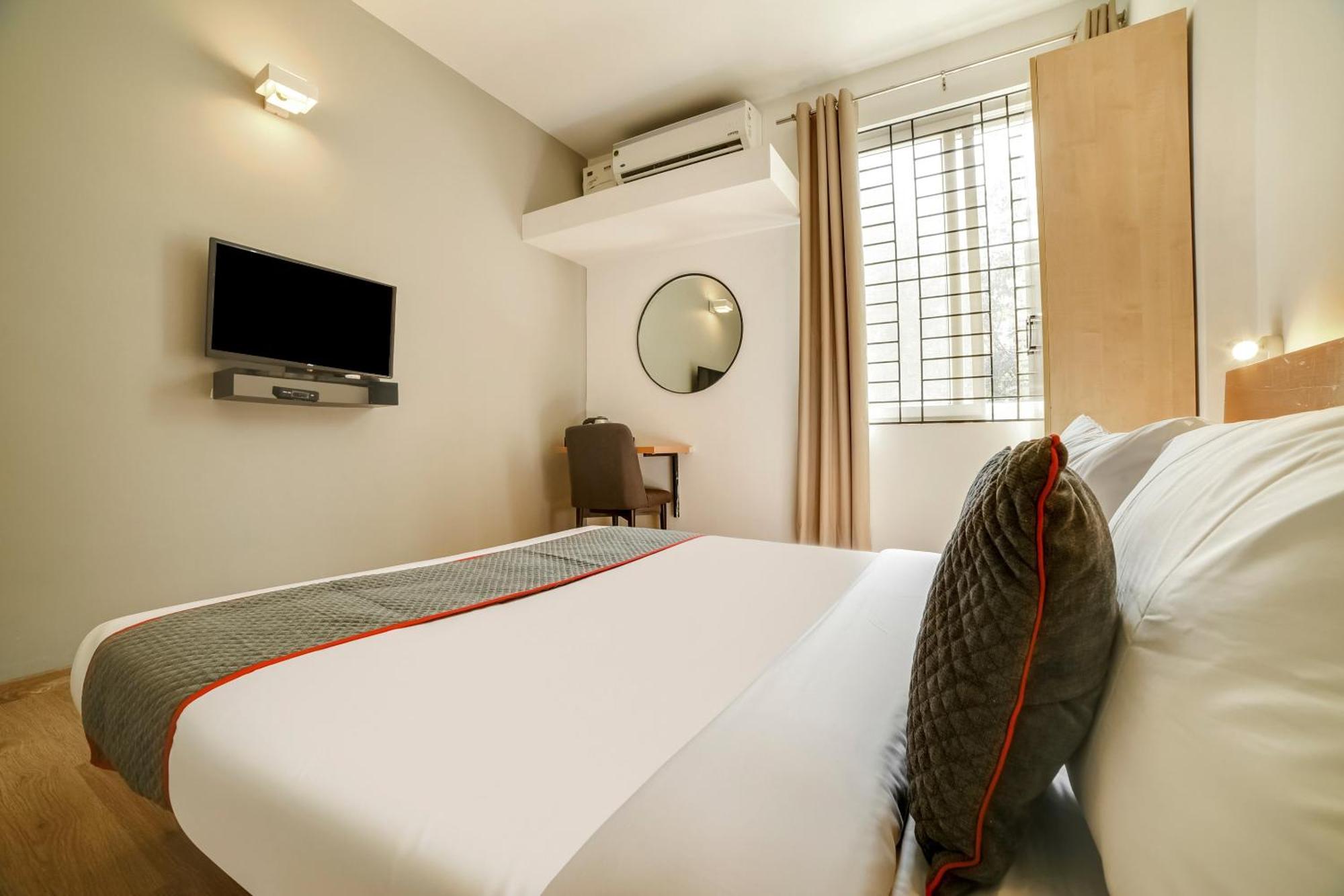 Townhouse Sarvar Hospitality Near Ascendas Park Square Mall Bangalore Buitenkant foto
