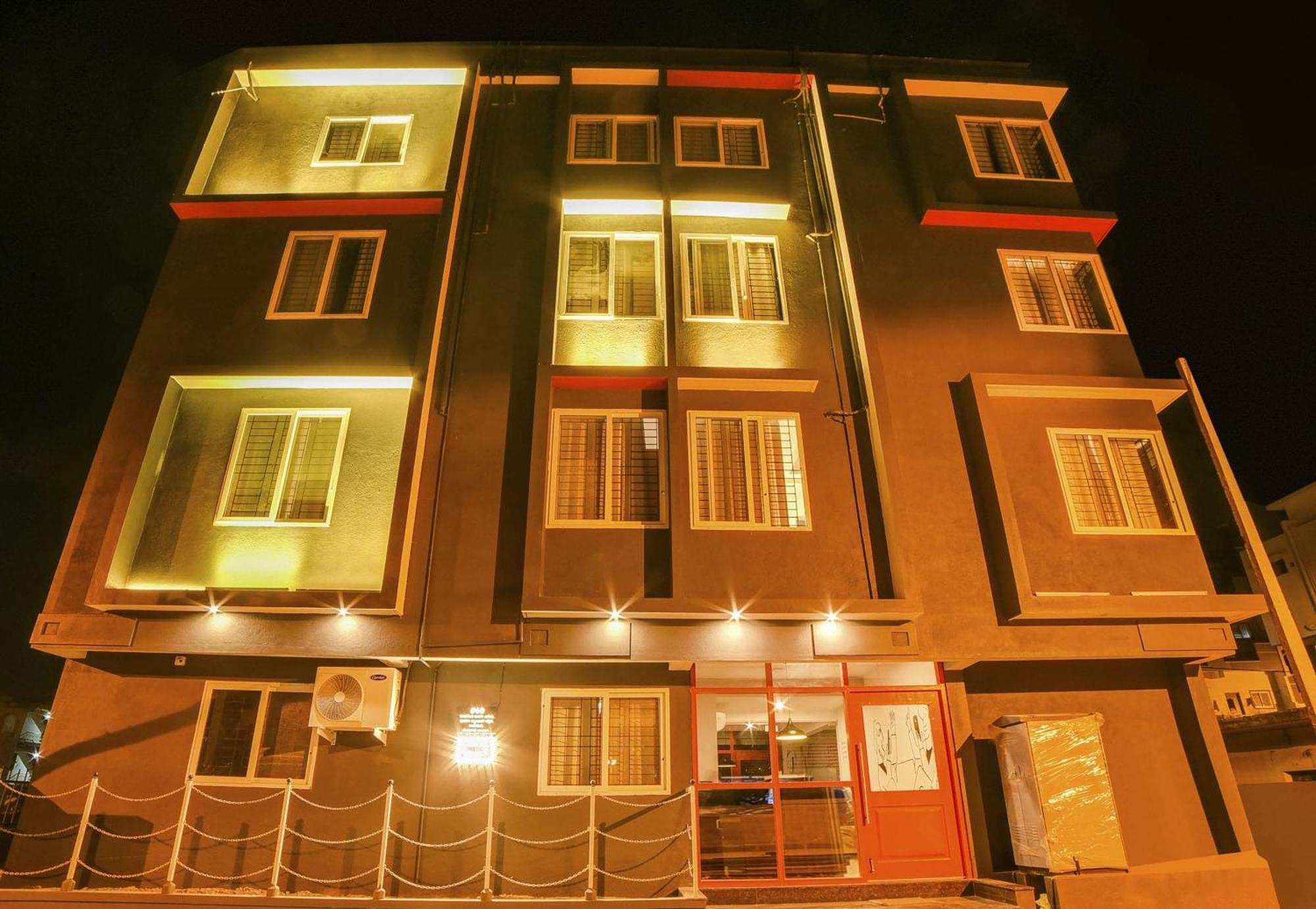Townhouse Sarvar Hospitality Near Ascendas Park Square Mall Bangalore Buitenkant foto