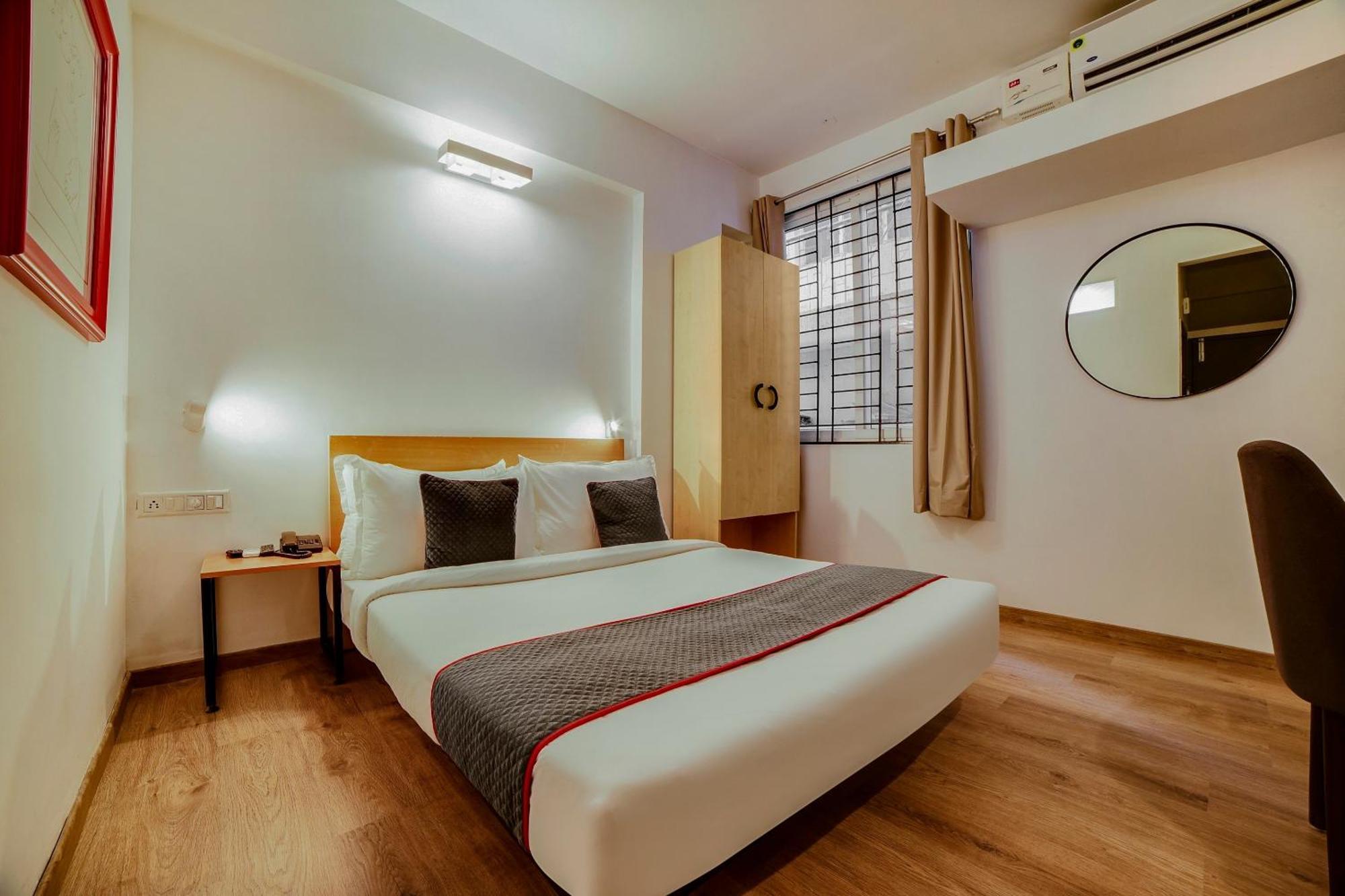 Townhouse Sarvar Hospitality Near Ascendas Park Square Mall Bangalore Buitenkant foto