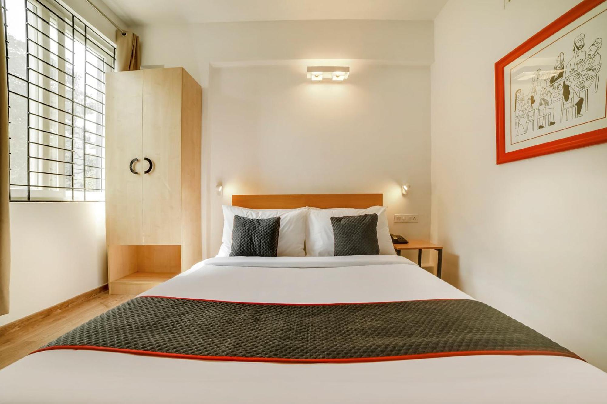 Townhouse Sarvar Hospitality Near Ascendas Park Square Mall Bangalore Buitenkant foto