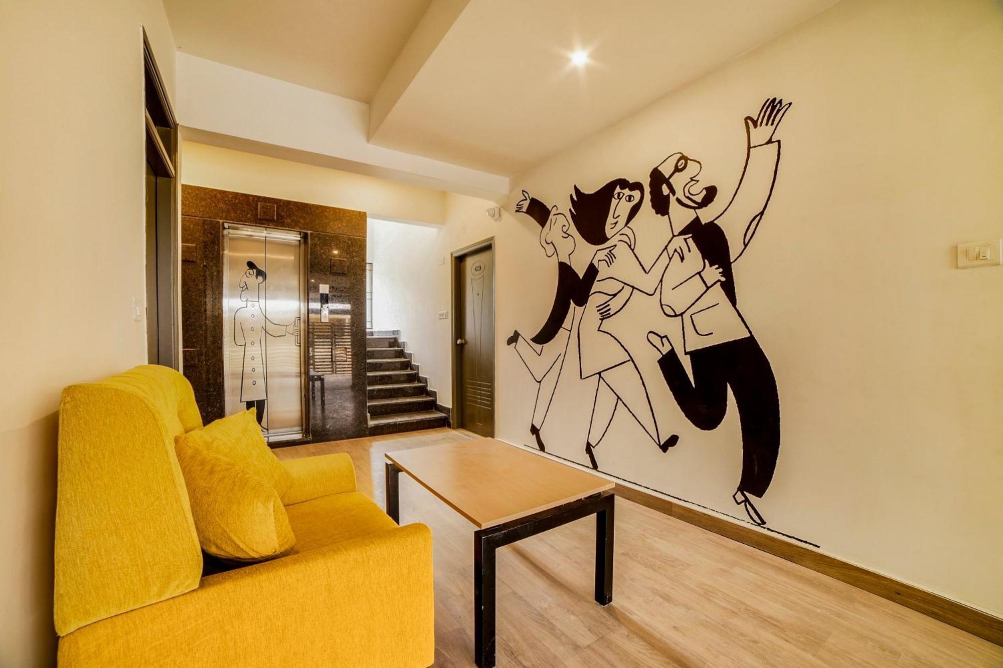 Townhouse Sarvar Hospitality Near Ascendas Park Square Mall Bangalore Buitenkant foto